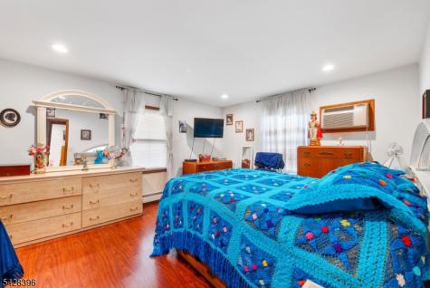 19 E Shore Road Jefferson NJ 07849