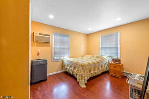 19 E Shore Road Jefferson NJ 07849