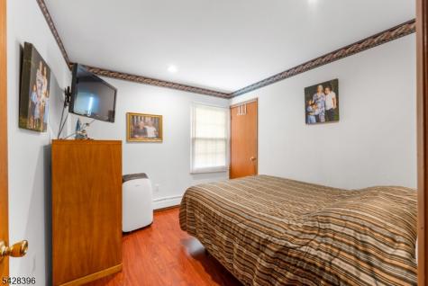 19 E Shore Road Jefferson NJ 07849