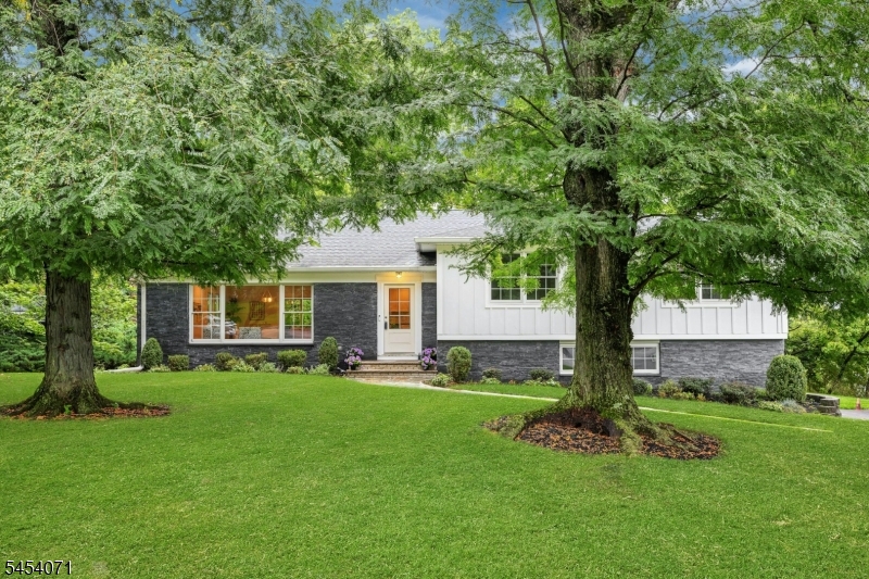 9 Crestview Court Montclair NJ 07042