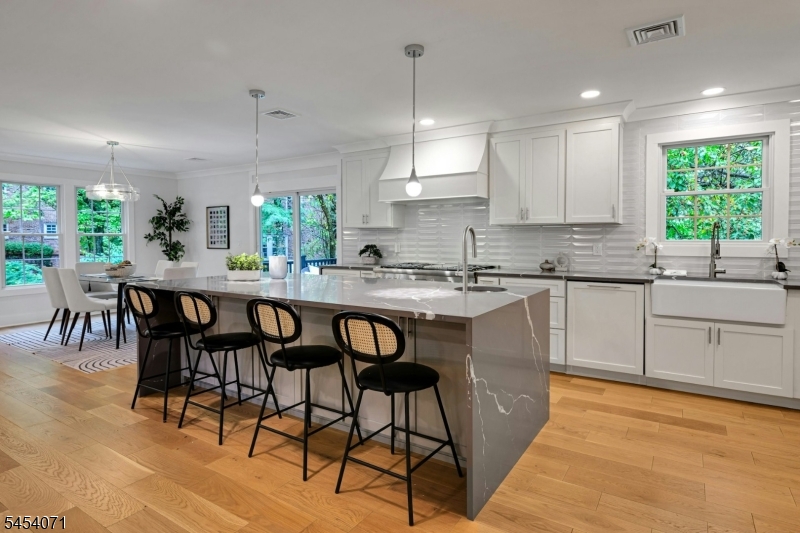9 Crestview Court Montclair NJ 07042