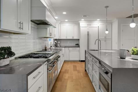 9 Crestview Court Montclair NJ 07042