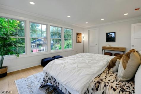 9 Crestview Court Montclair NJ 07042