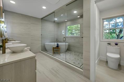 9 Crestview Court Montclair NJ 07042