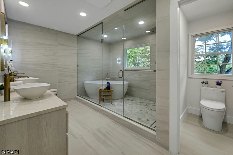 9 Crestview Court Montclair NJ 07042