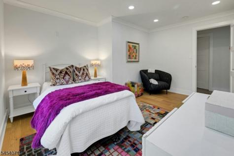 9 Crestview Court Montclair NJ 07042