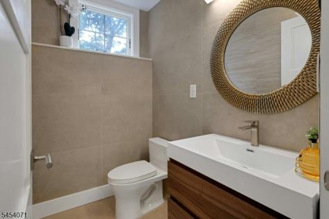 9 Crestview Court Montclair NJ 07042