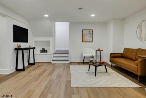 9 Crestview Court Montclair NJ 07042