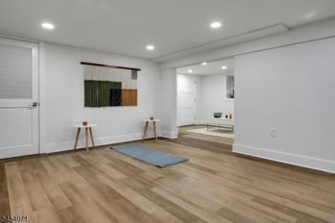 9 Crestview Court Montclair NJ 07042