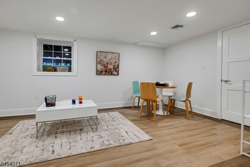 9 Crestview Court Montclair NJ 07042