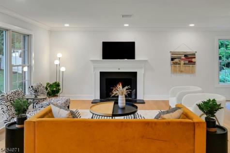 9 Crestview Court Montclair NJ 07042