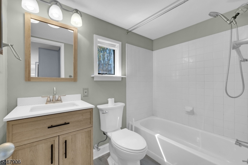 28 Oriole Road Jefferson NJ 07438