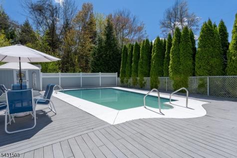 4 Spruce Court Vernon NJ 07422