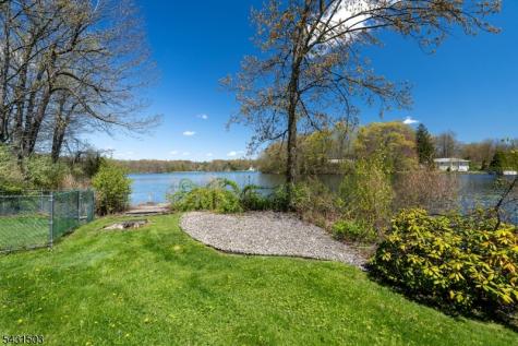 4 Spruce Court Vernon NJ 07422
