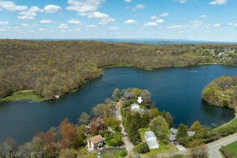 4 Spruce Court Vernon NJ 07422