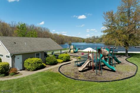 4 Spruce Court Vernon NJ 07422