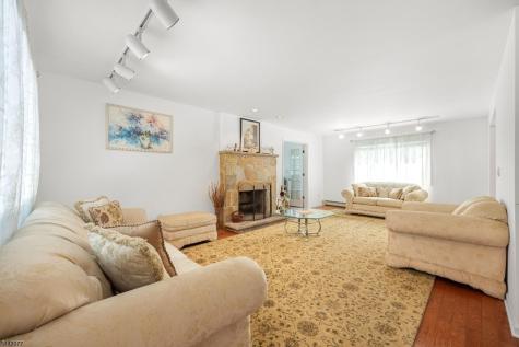 15 E Pierrepont Avenue Rutherford NJ 07070