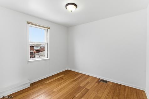 46 W 12th Street Linden NJ 07036