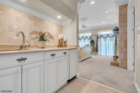 3 Hill Dale Road Tewksbury NJ 08833