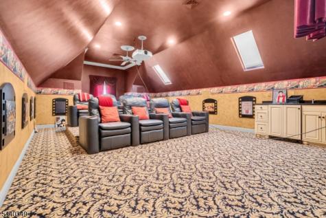 3 Hill Dale Road Tewksbury NJ 08833