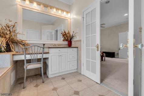 3 Hill Dale Road Tewksbury NJ 08833