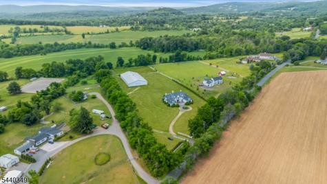 3 Hill Dale Road Tewksbury NJ 08833