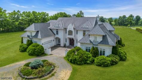 3 Hill Dale Road Tewksbury NJ 08833