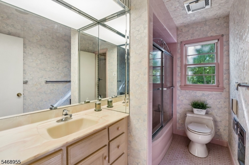 24 Layng Terrace Springfield NJ 07081
