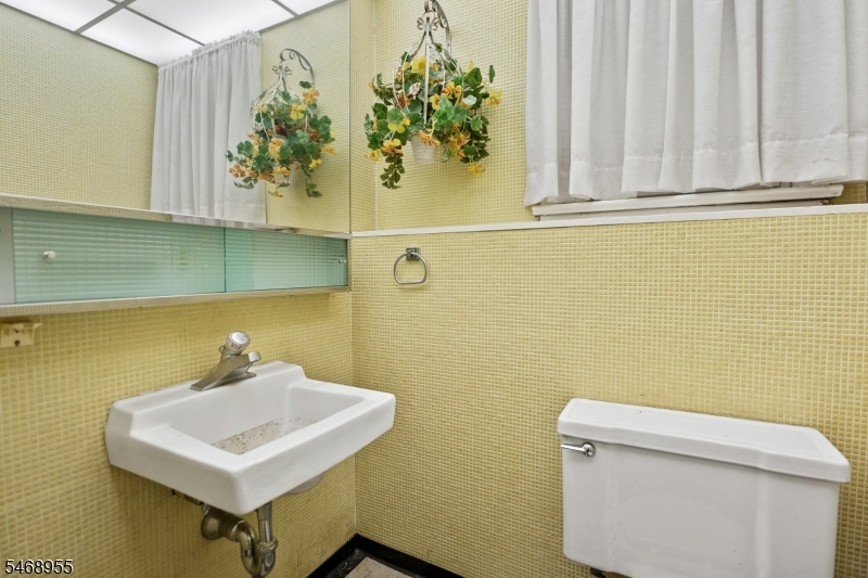 24 Layng Terrace Springfield NJ 07081