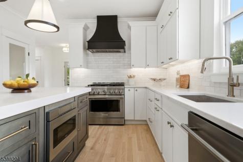 8 Lionel Street Clark NJ 07066