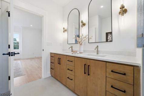 8 Lionel Street Clark NJ 07066
