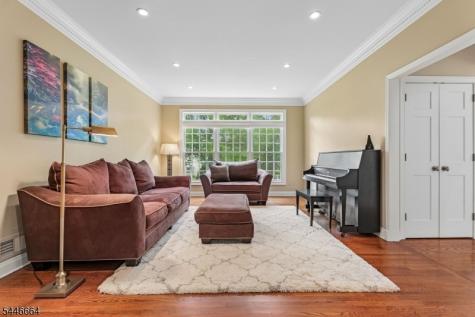 4 Hawkes Court Bridgewater NJ 08807