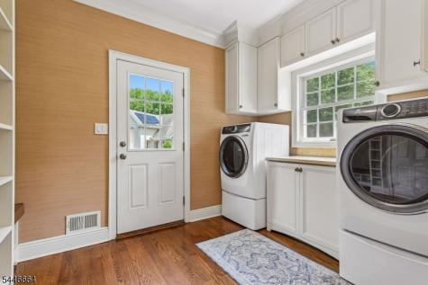 4 Hawkes Court Bridgewater NJ 08807