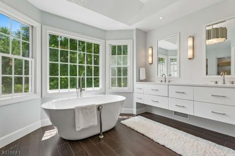 4 Hawkes Court Bridgewater NJ 08807