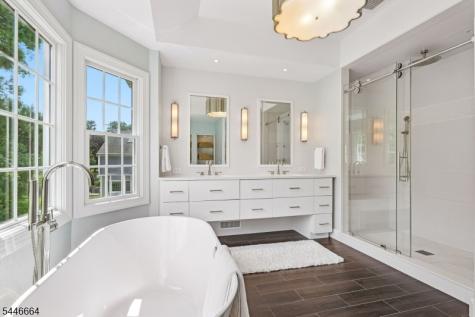 4 Hawkes Court Bridgewater NJ 08807