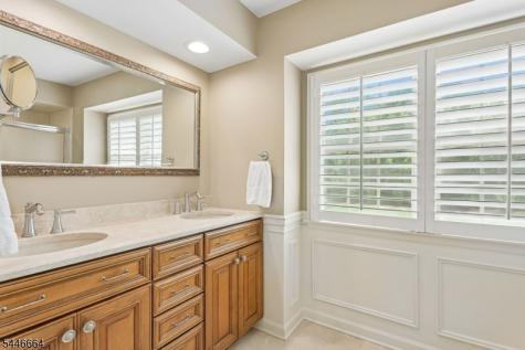 4 Hawkes Court Bridgewater NJ 08807