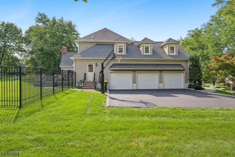 4 Hawkes Court Bridgewater NJ 08807