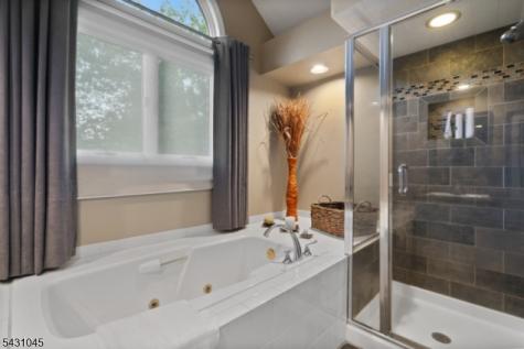 32 Lenox Court Montville NJ 07045