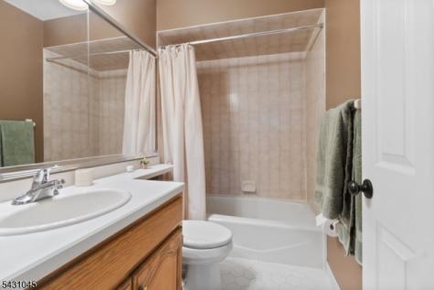 32 Lenox Court Montville NJ 07045
