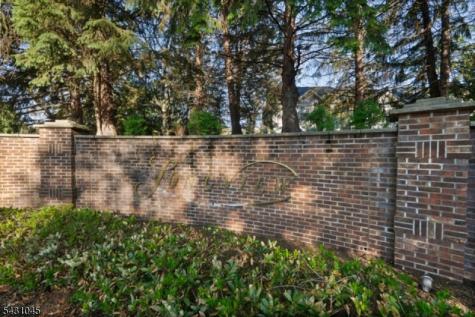 32 Lenox Court Montville NJ 07045