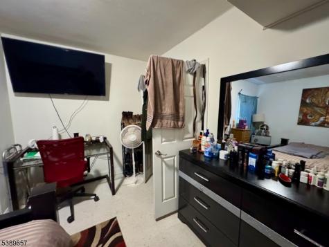 279 Drive Martin Luther King J Newark NJ 07102