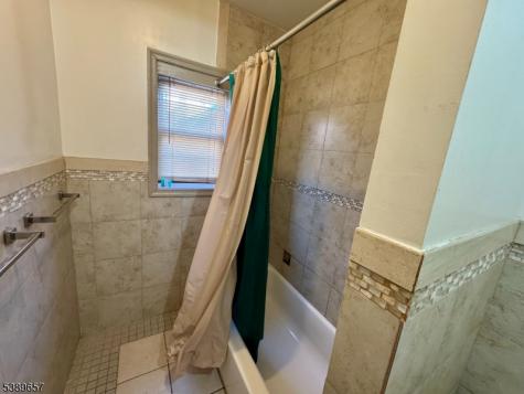 279 Drive Martin Luther King J Newark NJ 07102