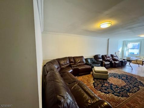 279 Drive Martin Luther King J Newark NJ 07102