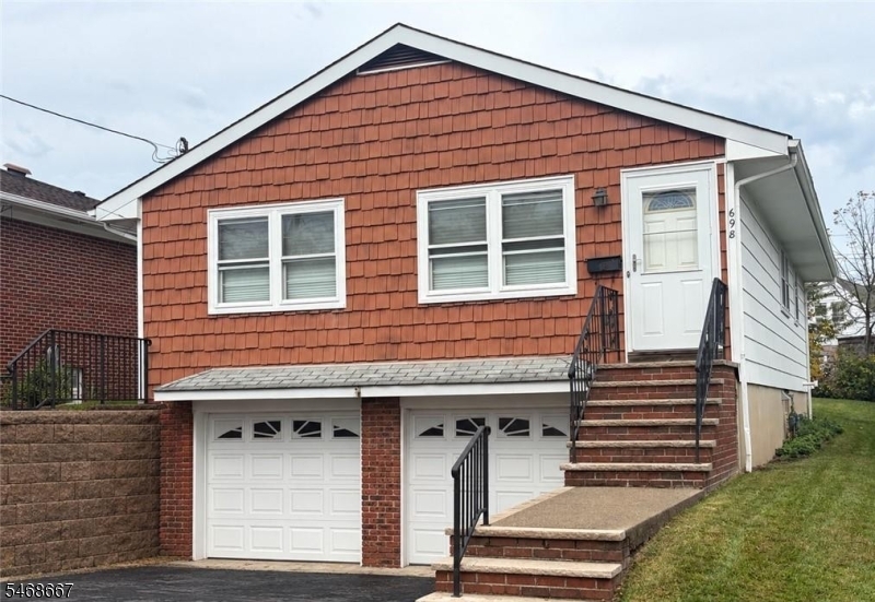 698 Vincent Place Perth Amboy NJ 08861