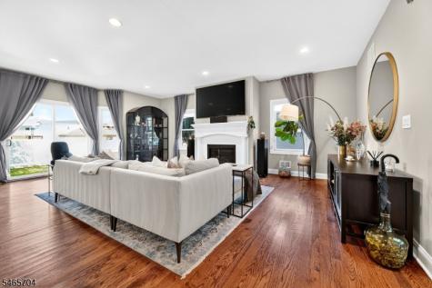 11 Tulip Court Kenilworth NJ 07033