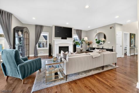 11 Tulip Court Kenilworth NJ 07033