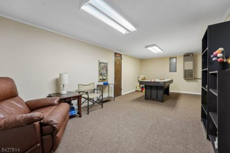 66 Warwick Circle Springfield NJ 07081