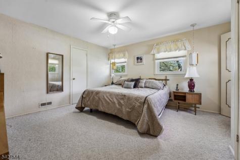 66 Warwick Circle Springfield NJ 07081