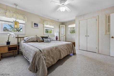 66 Warwick Circle Springfield NJ 07081