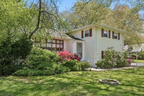 66 Warwick Circle Springfield NJ 07081